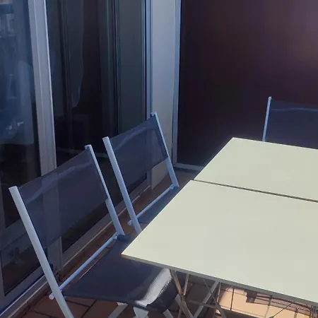 Apartment T2 450m De La Des Demoiselles, Avec Garage Et Possibilite De Velos A 950m De La Rue Pietonne *