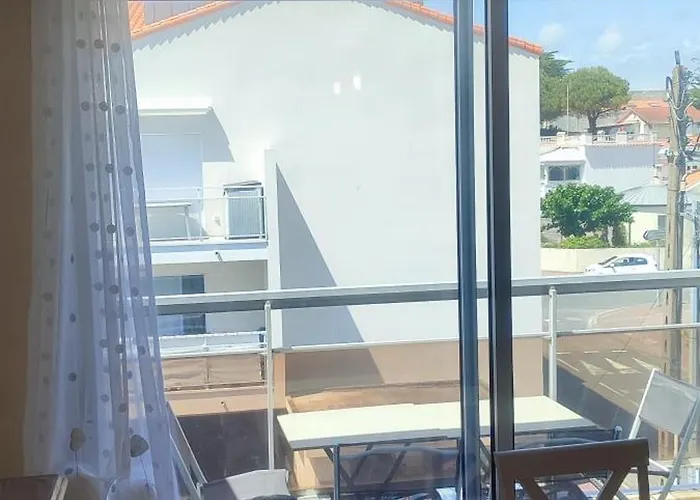 T2 450m De La Des Demoiselles, Avec Garage Et Possibilite De Velos A 950m De La Rue Pietonne *